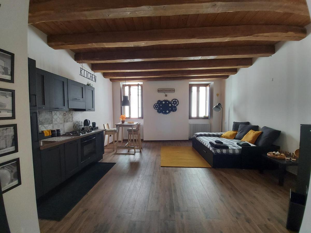 Апартаменти Il Caddi - Caratteristico Monolocale In Pieno Centro Storico Л'Аквіла Екстер'єр фото